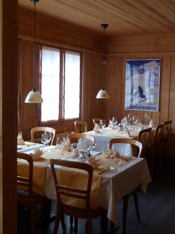 Hotel Gasthof Derby Zweisimmen Exterior foto