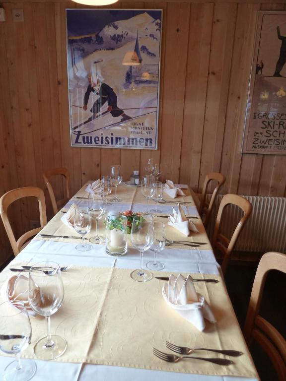 Hotel Gasthof Derby Zweisimmen Exterior foto