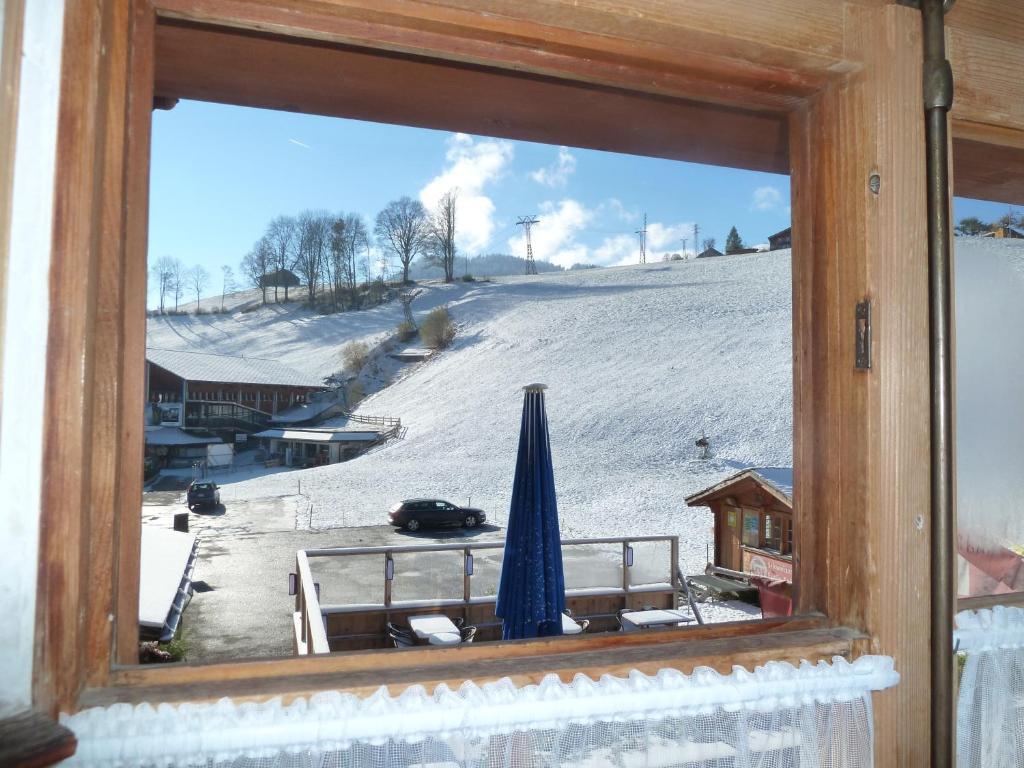 Hotel Gasthof Derby Zweisimmen Zimmer foto