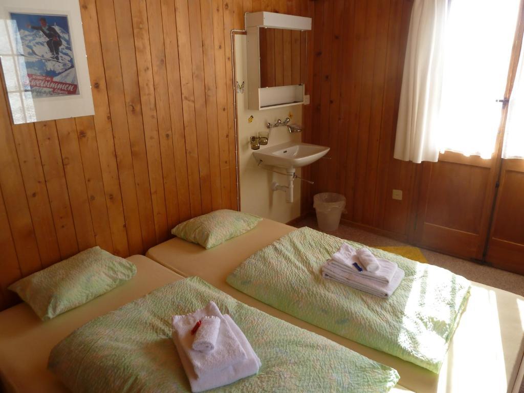 Hotel Gasthof Derby Zweisimmen Zimmer foto