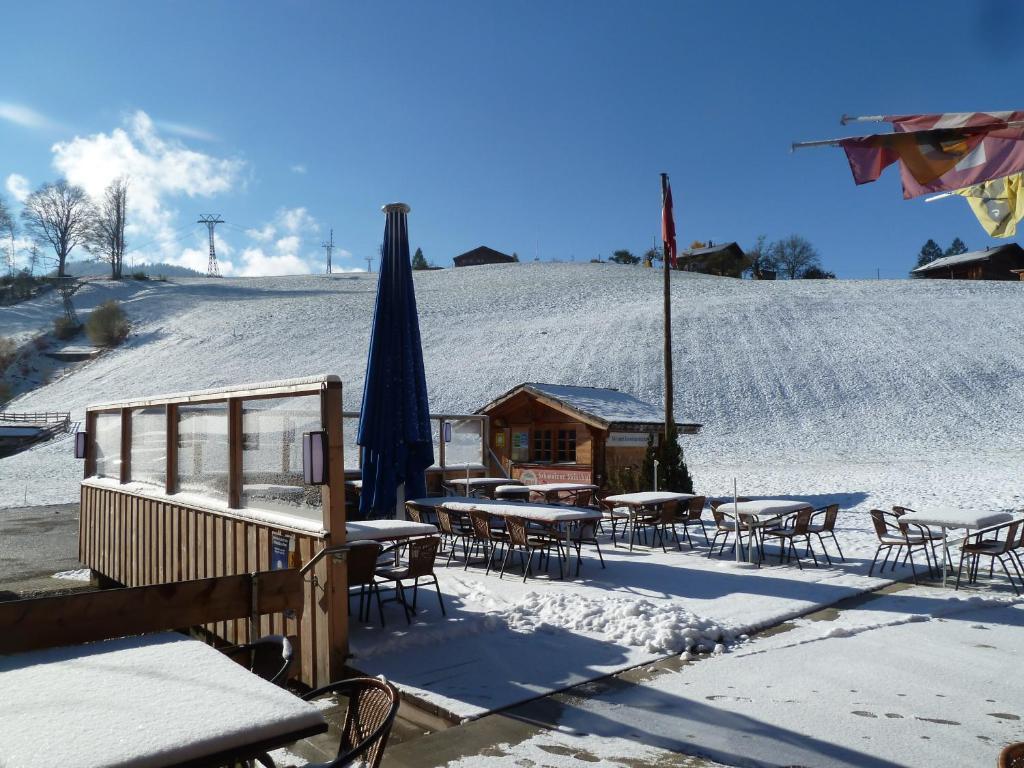 Hotel Gasthof Derby Zweisimmen Zimmer foto